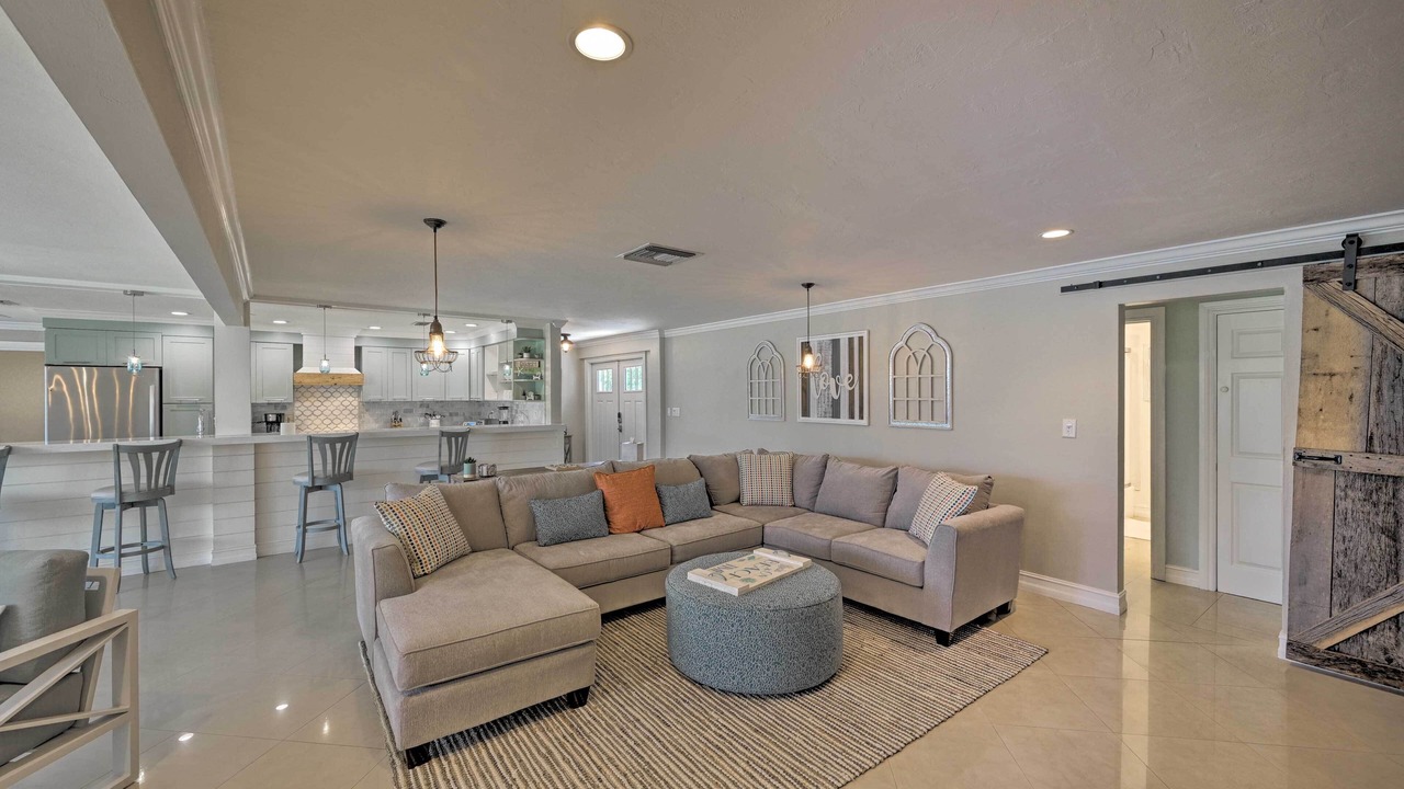 Photo of Livingroom in Palm River Estates