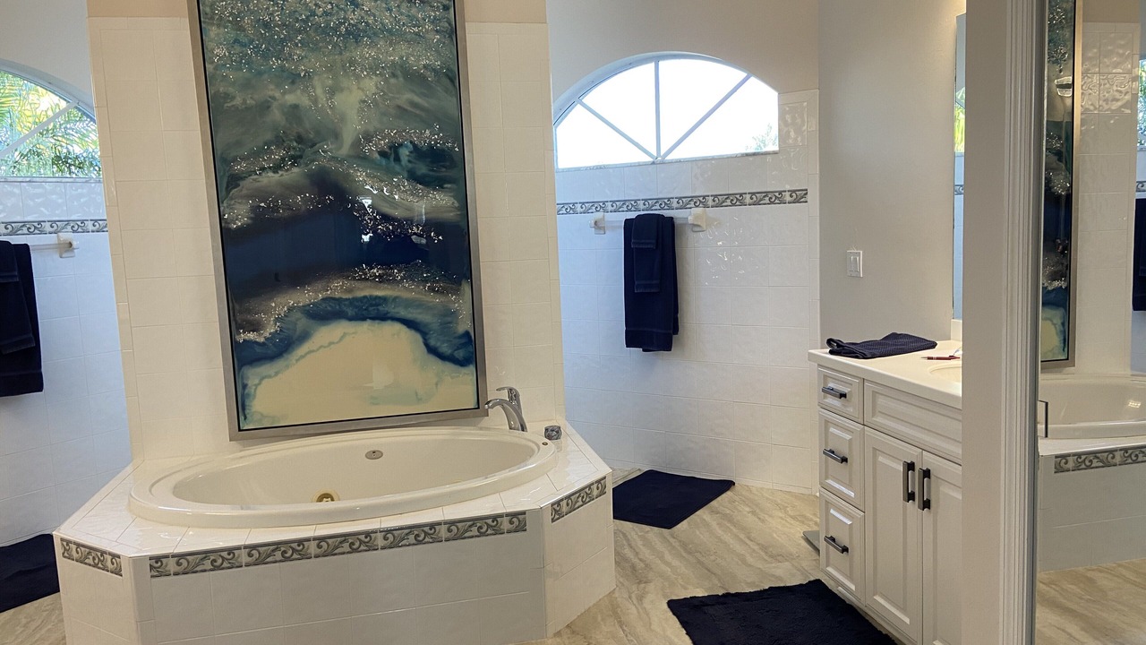 Photo of Bathroom in Caloosahatchee