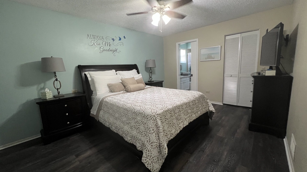 Photo of Bedroom in Lake Sarasota