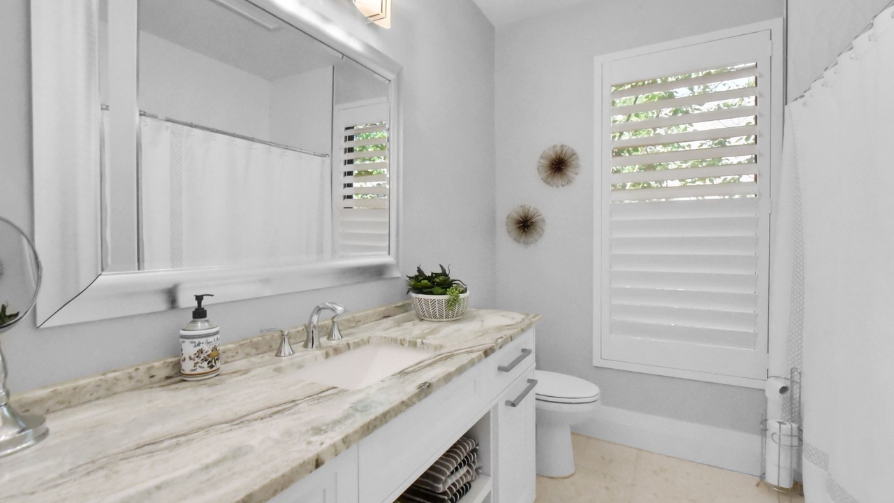 Photo of Bathroom in Isles of Capri