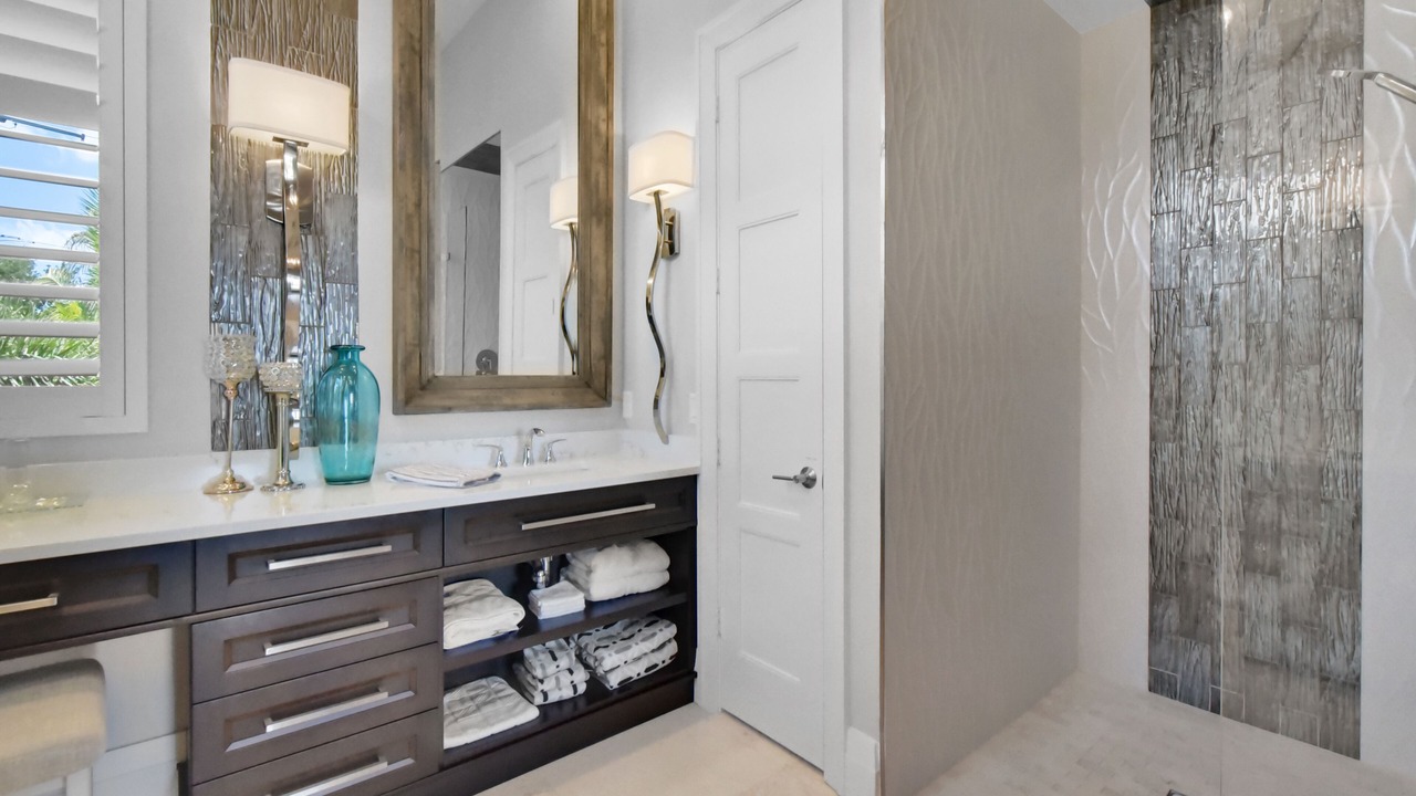 Photo of Bathroom in Isles of Capri