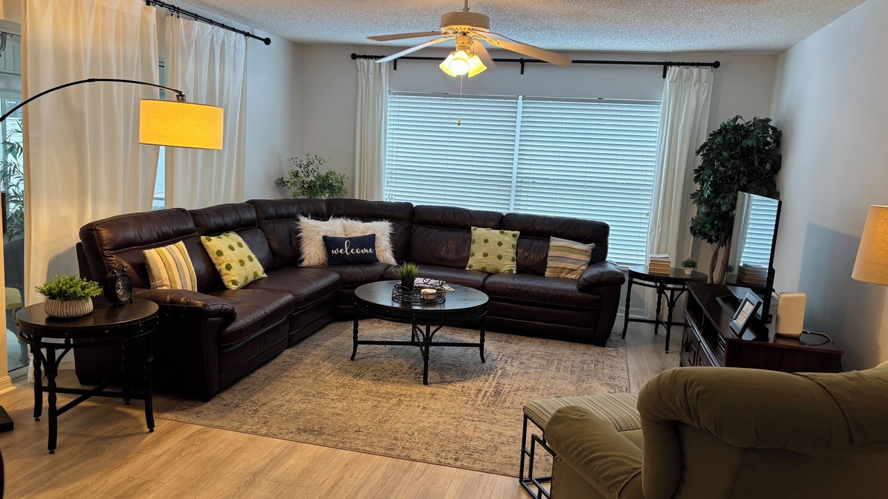 Photo of Livingroom in Belle Aire