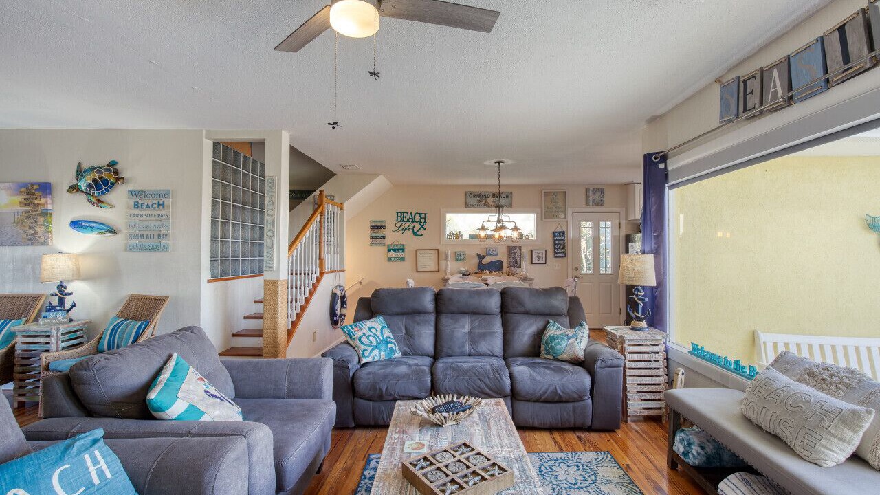 Photo of Livingroom in Ormond Beach