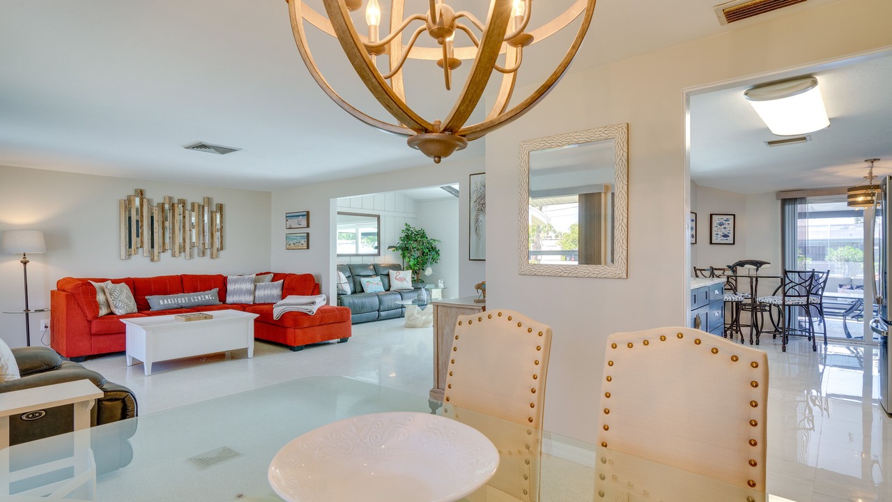 Photo of Livingroom in Lochmoor Waterway Estates