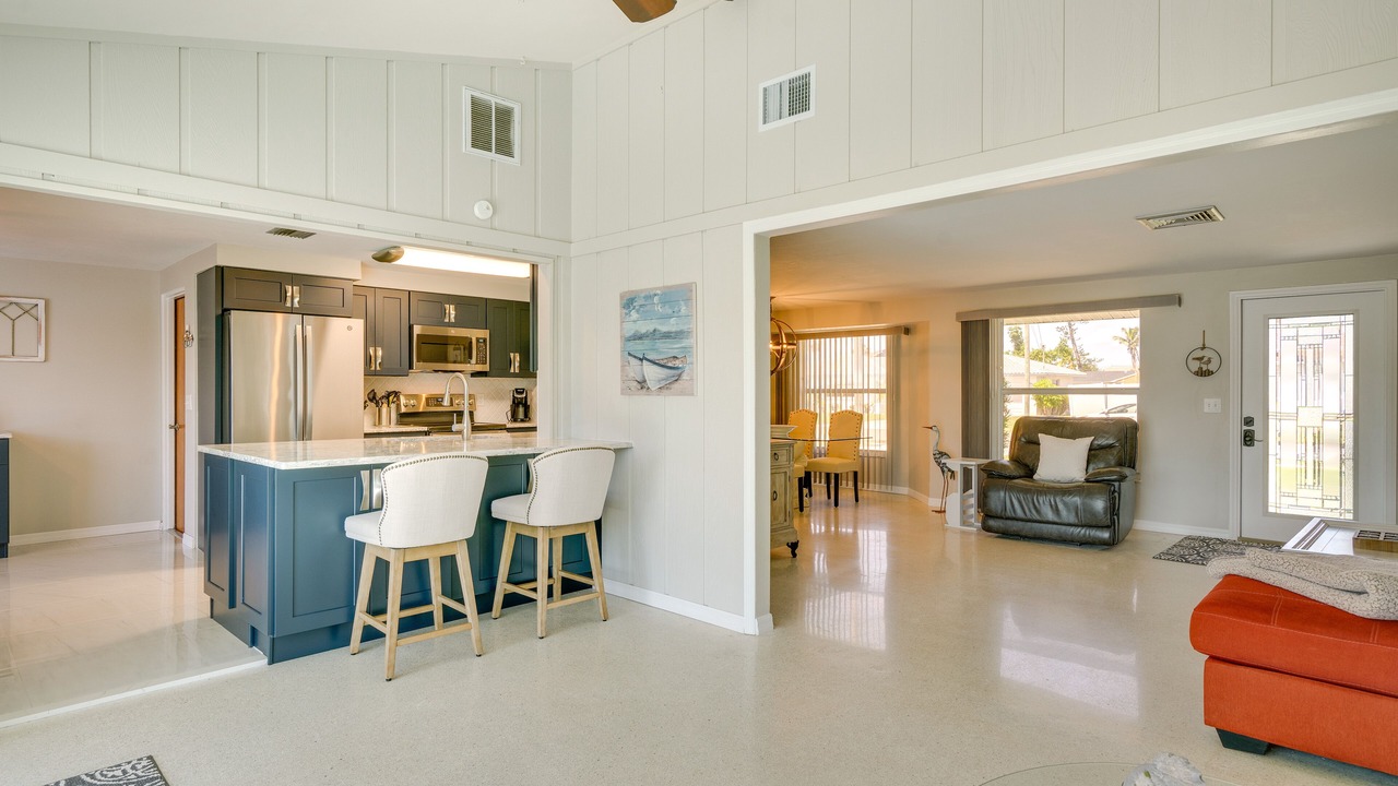 Photo of Livingroom in Lochmoor Waterway Estates