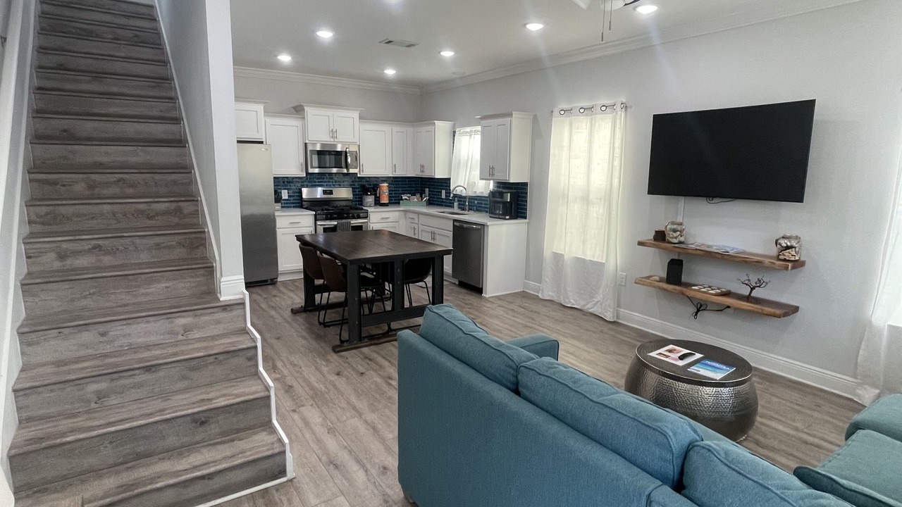 Photo of Livingroom in Downtown