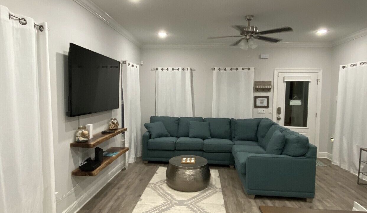 Photo of Livingroom in Downtown