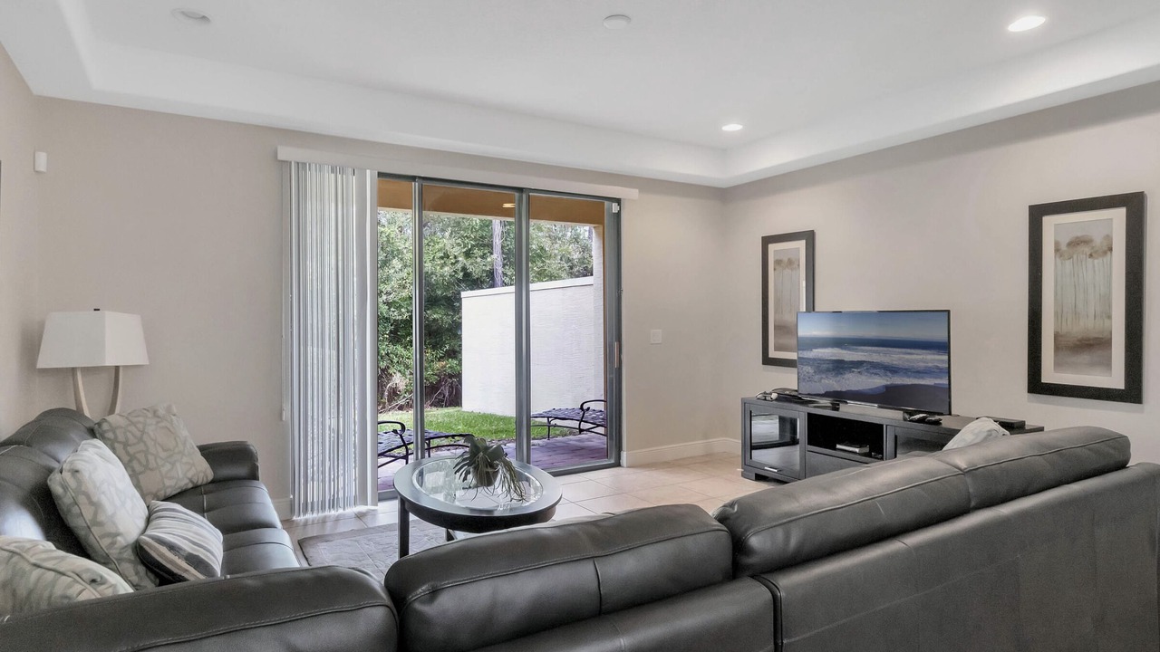 Photo of Livingroom in Four Corners