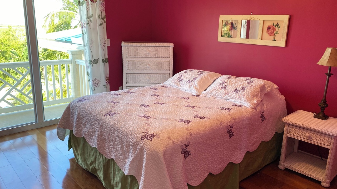 Photo of Bedroom in Summerland Key