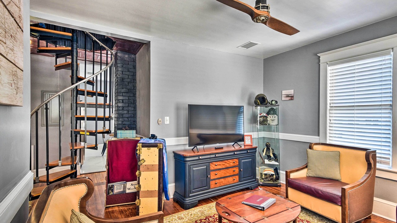 Photo of Bedroom in South Beach Street Historic District