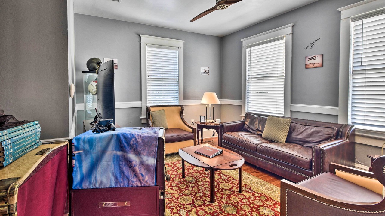 Photo of Livingroom in South Beach Street Historic District