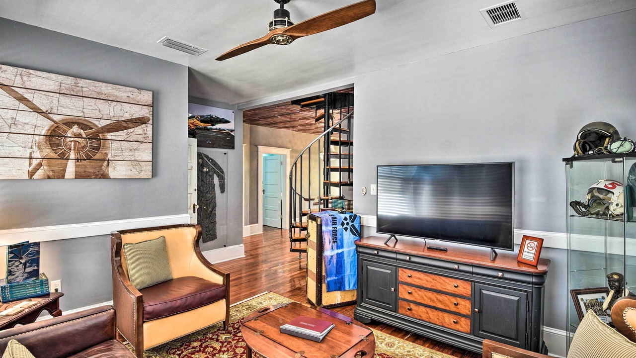 Photo of Livingroom in South Beach Street Historic District