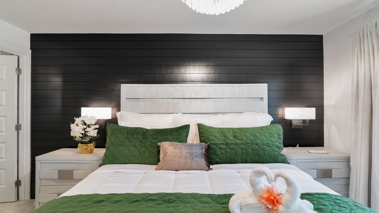 Photo of Bedroom in Mid Island