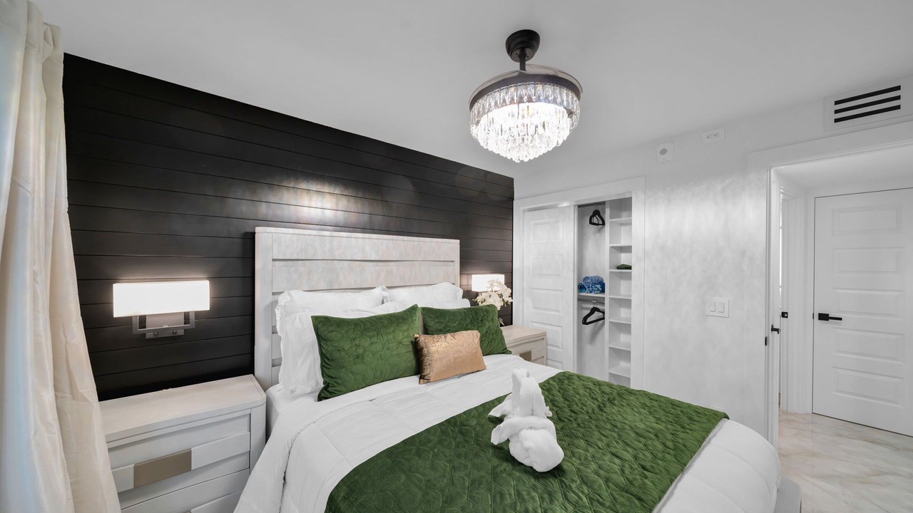 Photo of Bedroom in Mid Island