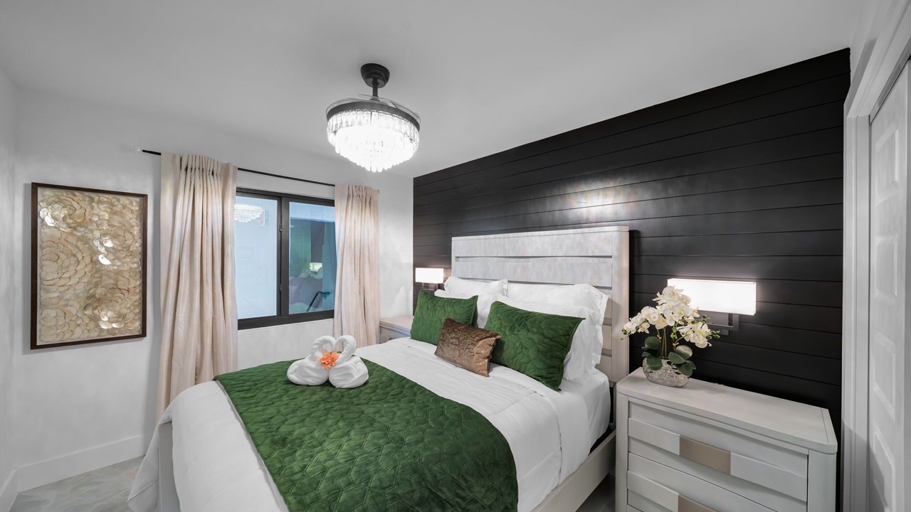 Photo of Bedroom in Mid Island