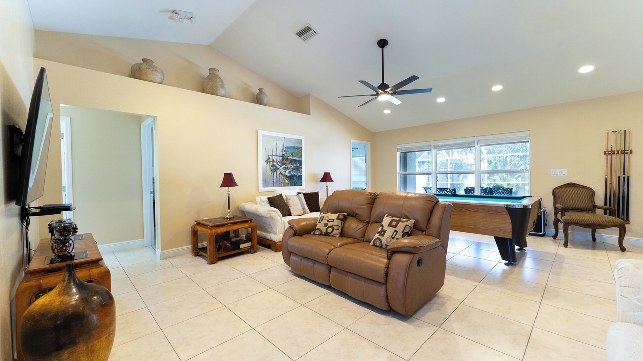 Photo of Livingroom in Burnt Store