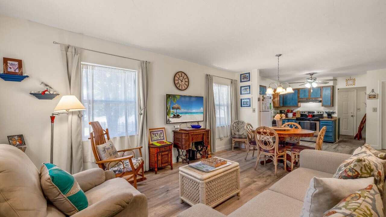 Photo of Livingroom in Cedar Key