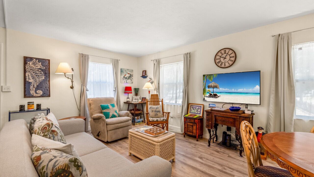 Photo of Livingroom in Cedar Key