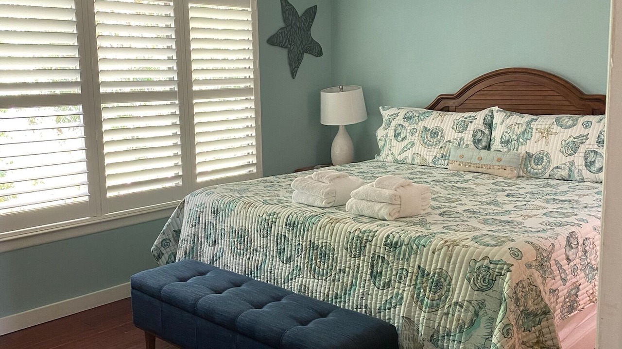 Photo of Bedroom in Folly Field