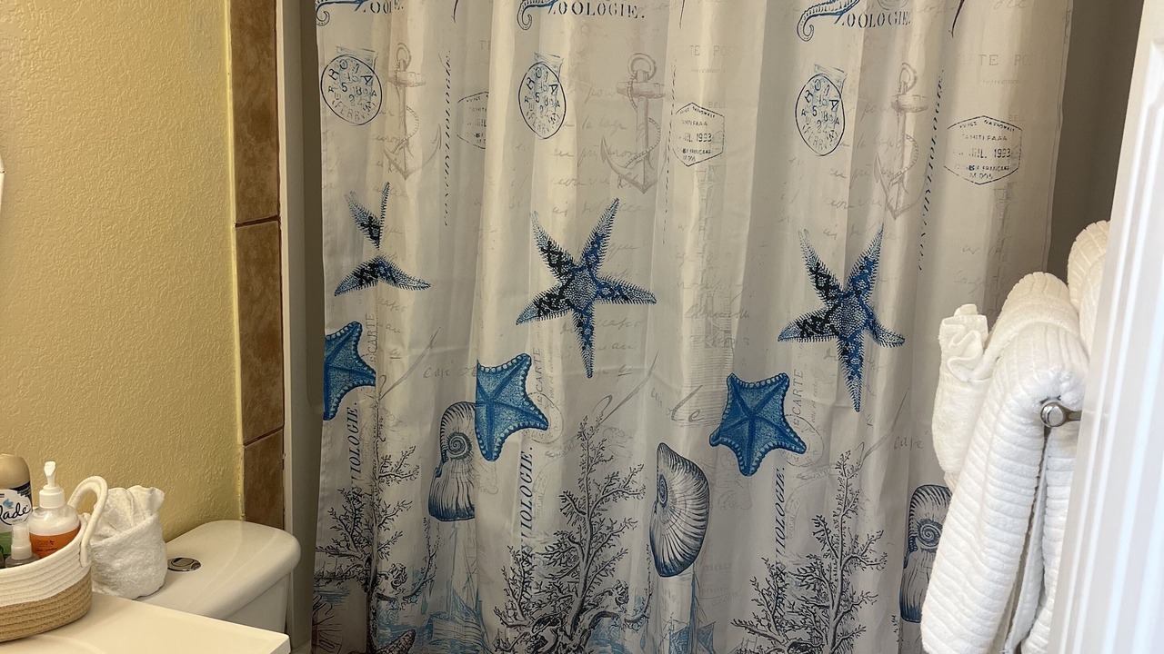 Photo of Bathroom in Lenox Park