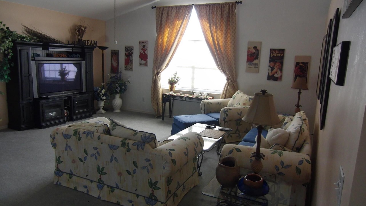 Photo of Livingroom in Lehigh Acres