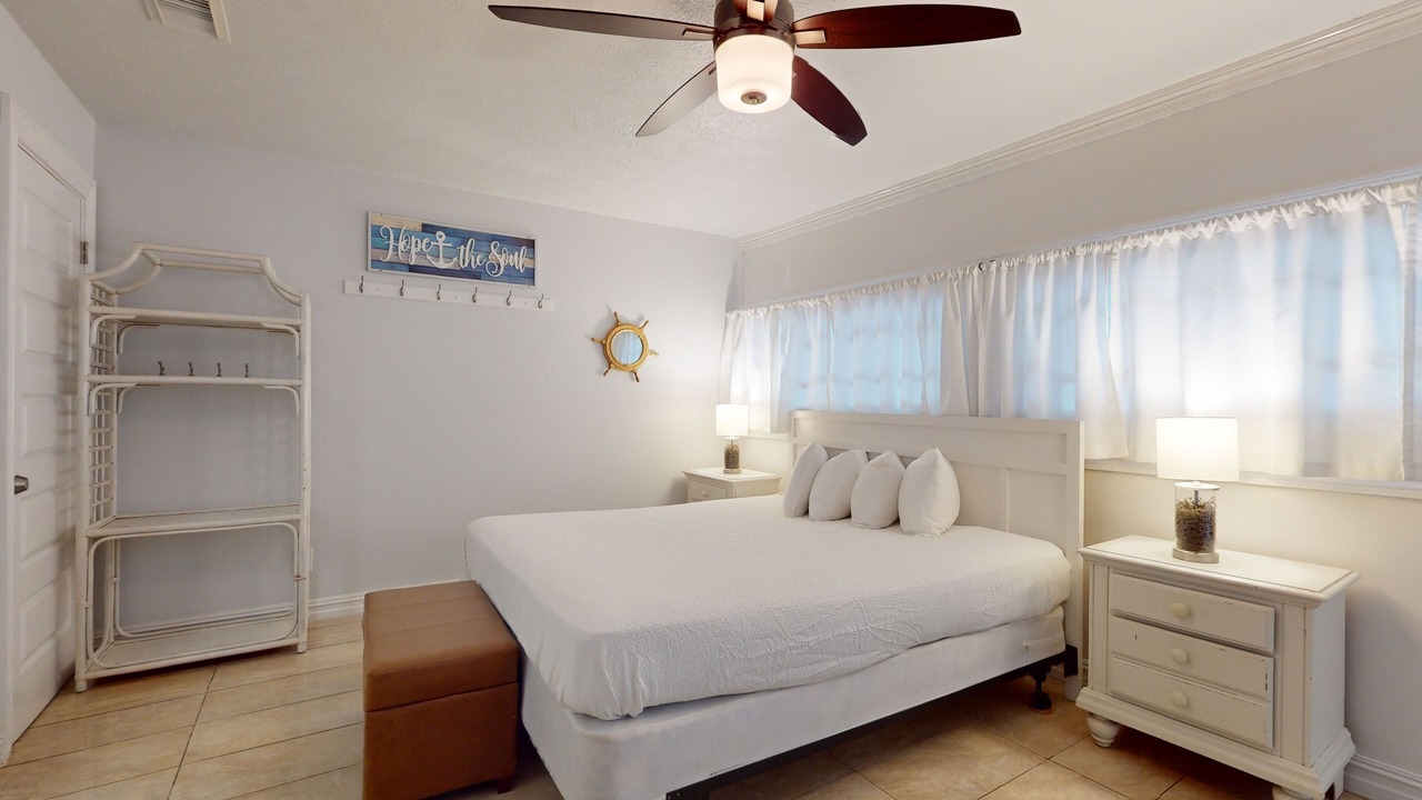 Photo of Bedroom in Crystal Beach