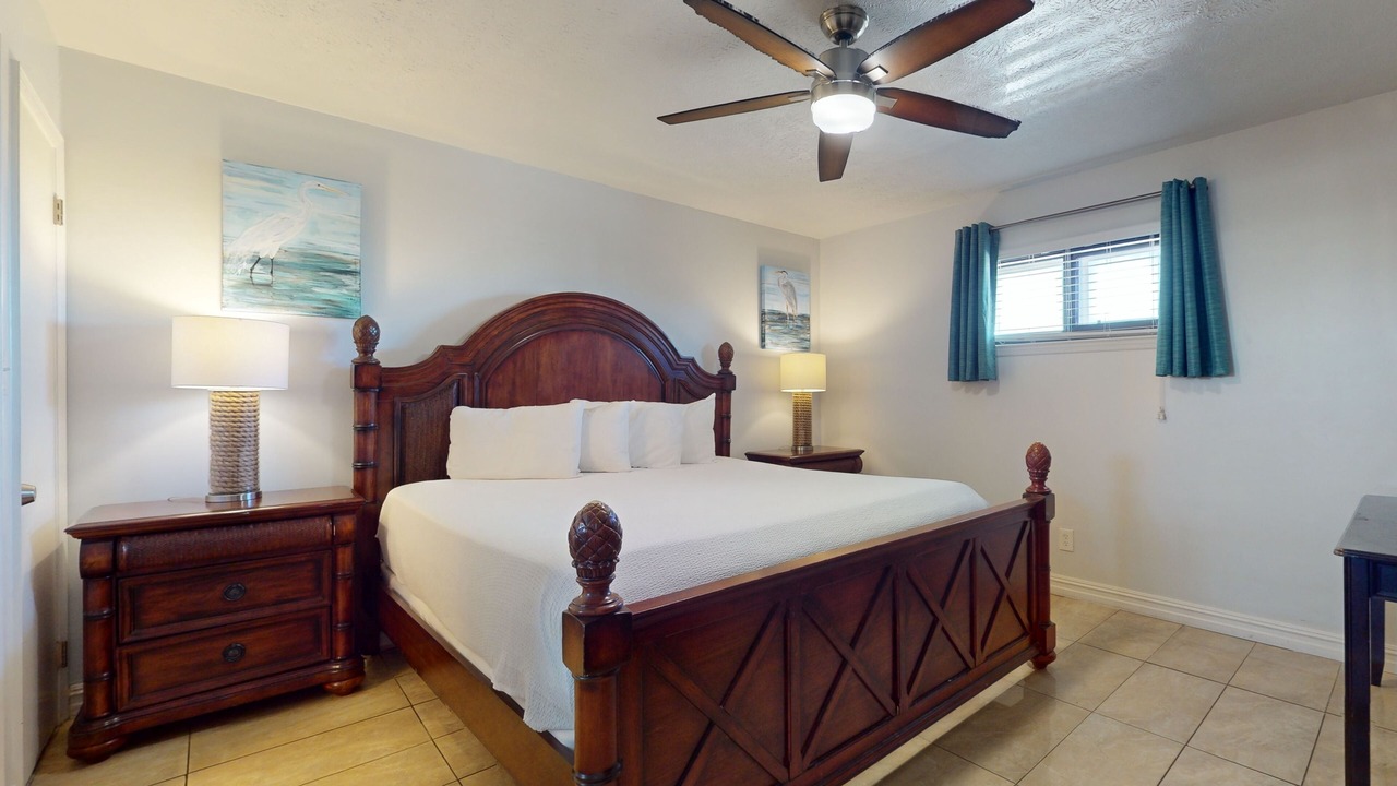 Photo of Bedroom in Crystal Beach