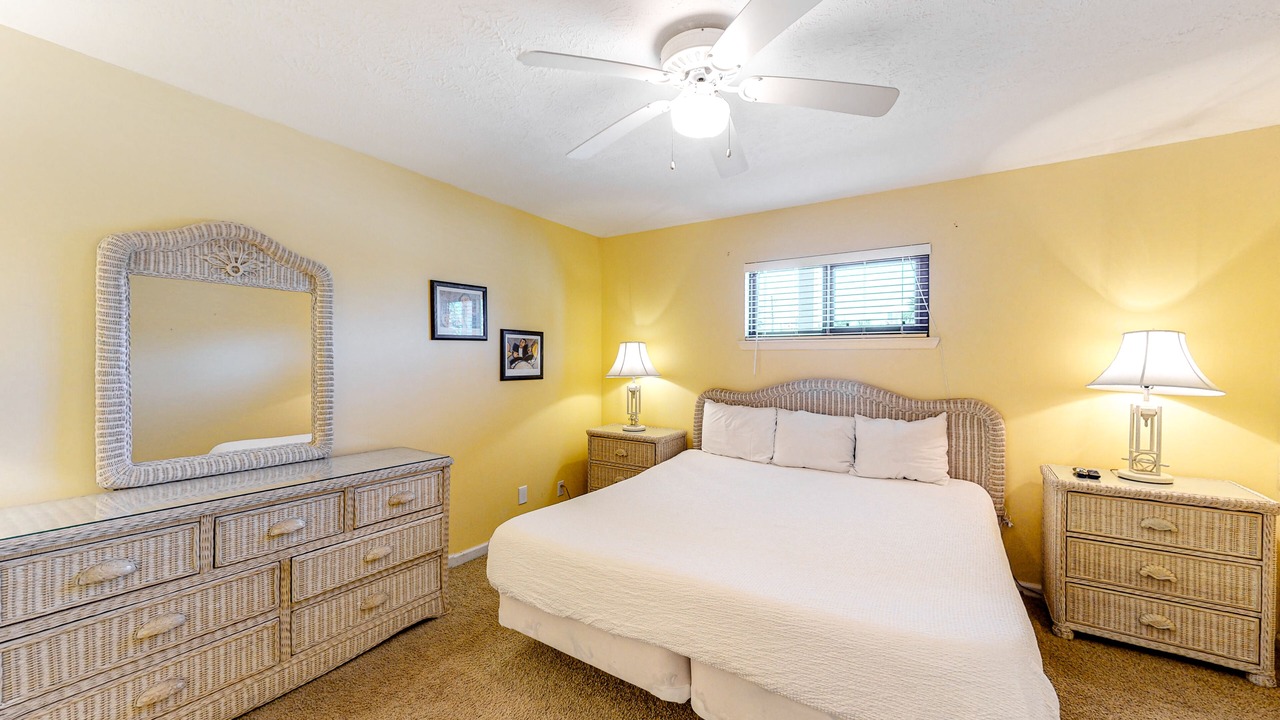 Photo of Bedroom in Crystal Beach