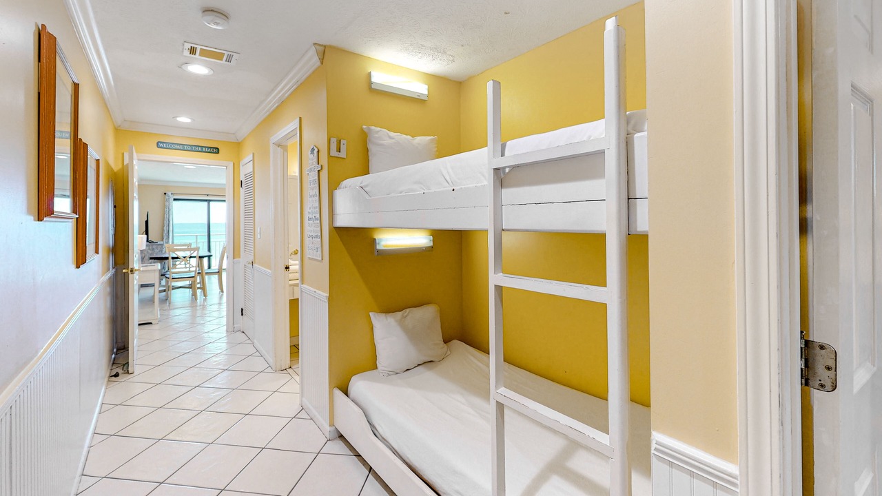 Photo of Bedroom in Crystal Beach