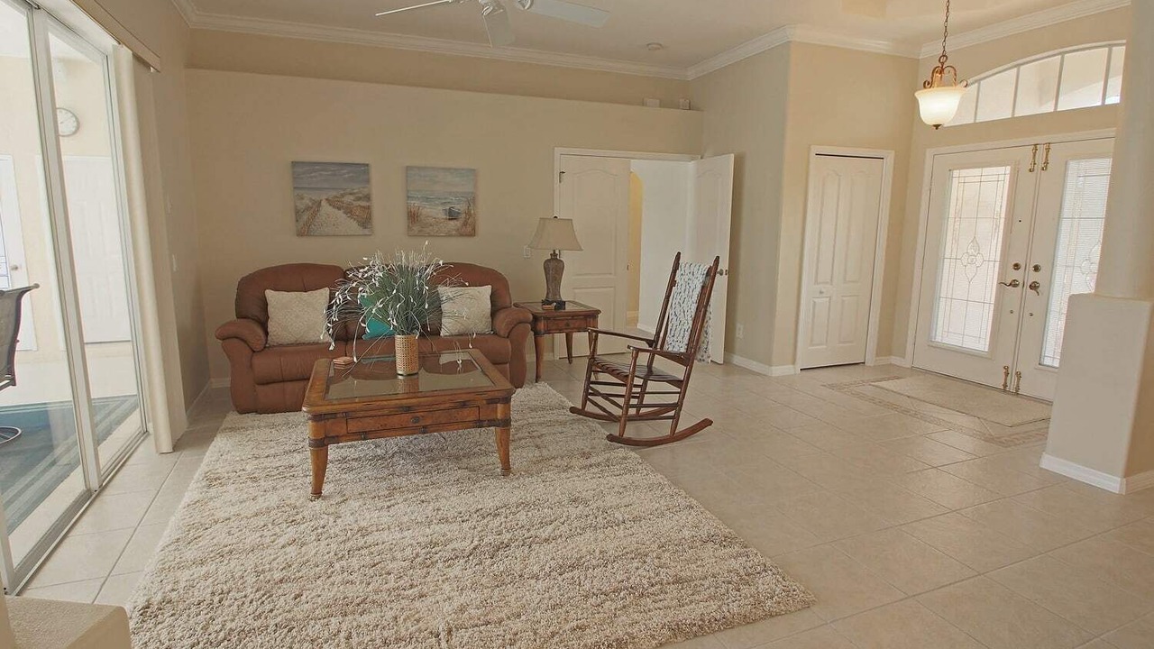 Photo of Livingroom in Long Meadow