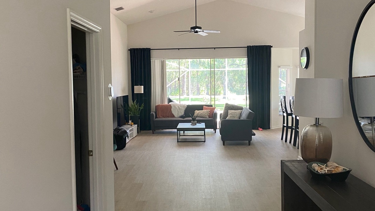 Photo of Livingroom in Fruitville