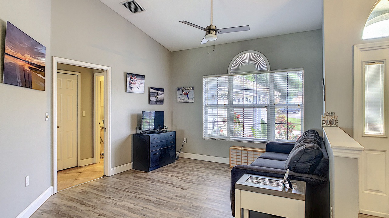 Photo of Livingroom in Winter Haven