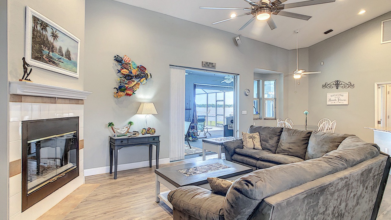 Photo of Livingroom in Winter Haven