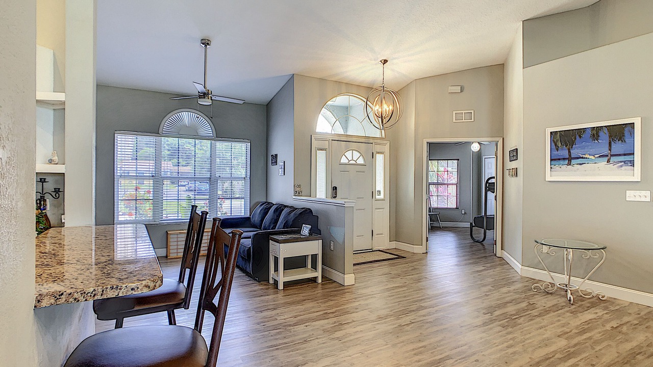 Photo of Livingroom in Winter Haven