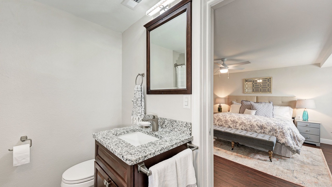 Photo of Bathroom in Venice Gardens