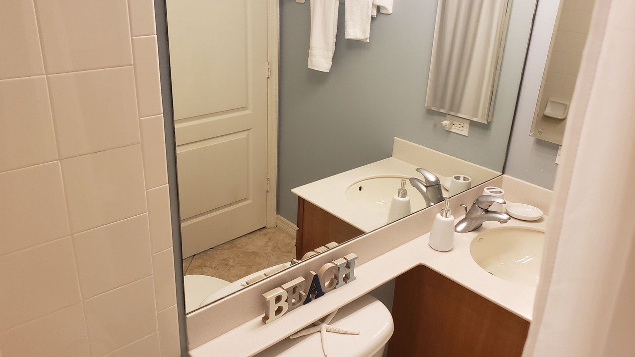 Photo of Bathroom in Colonial Oaks