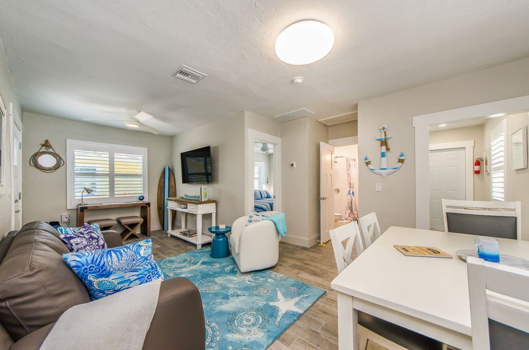 Photo of Livingroom in Independence Square