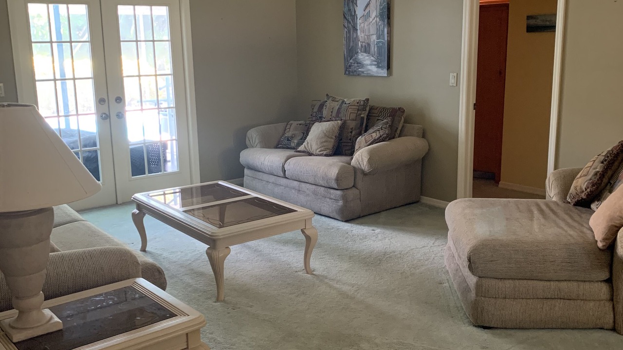 Photo of Livingroom in Englewood East