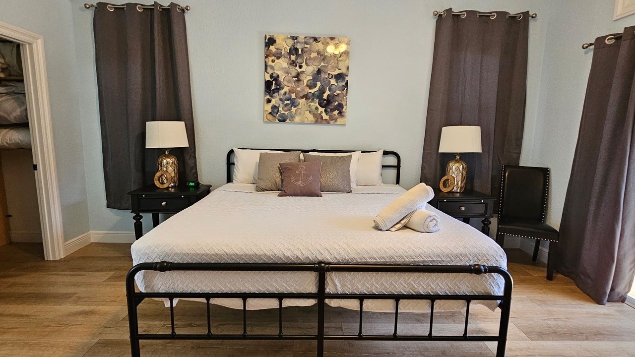 Photo of Bedroom in Lantana