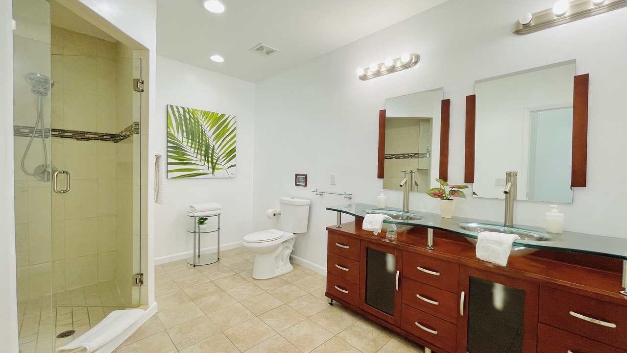Photo of Bathroom in Dolphin Isles