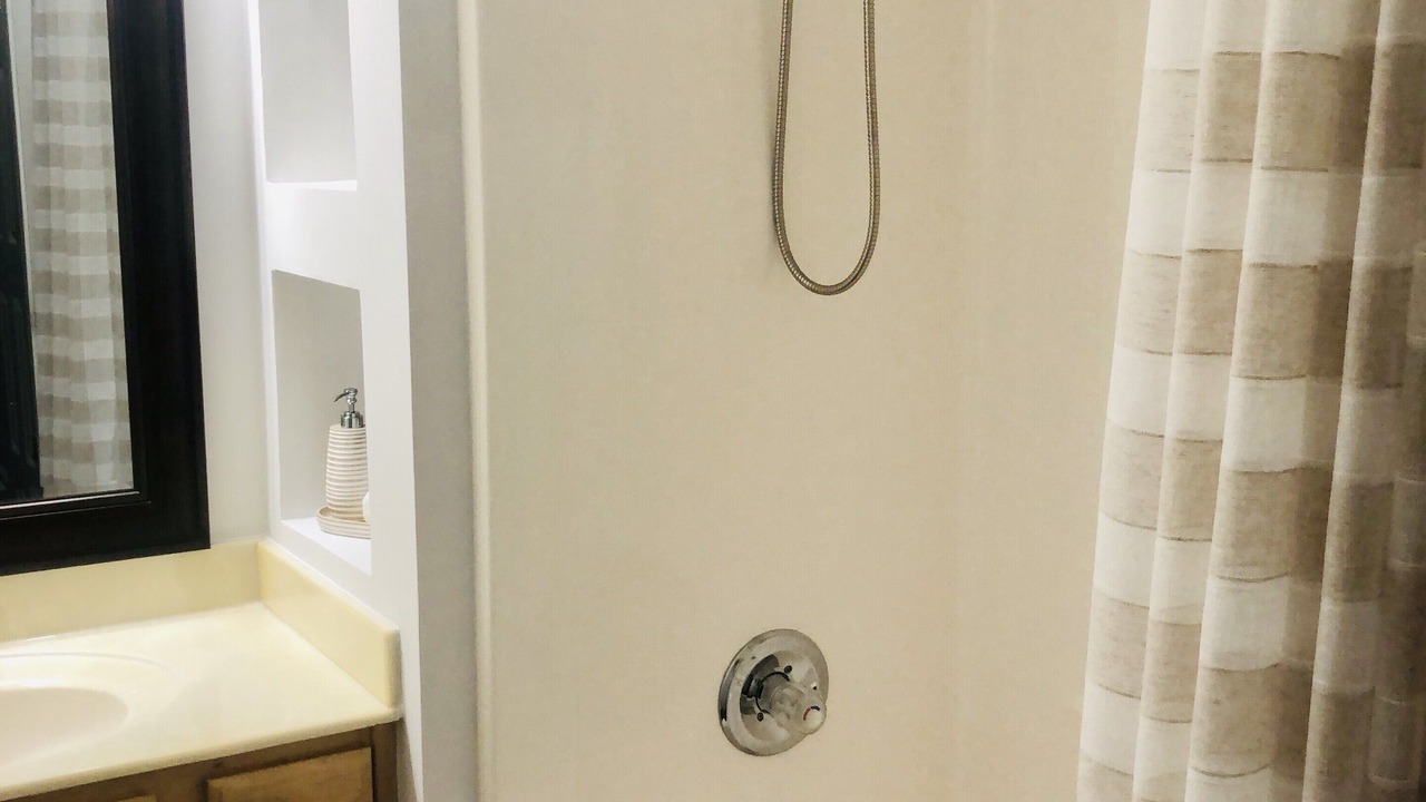 Photo of Bathroom in OakLeaf Plantation