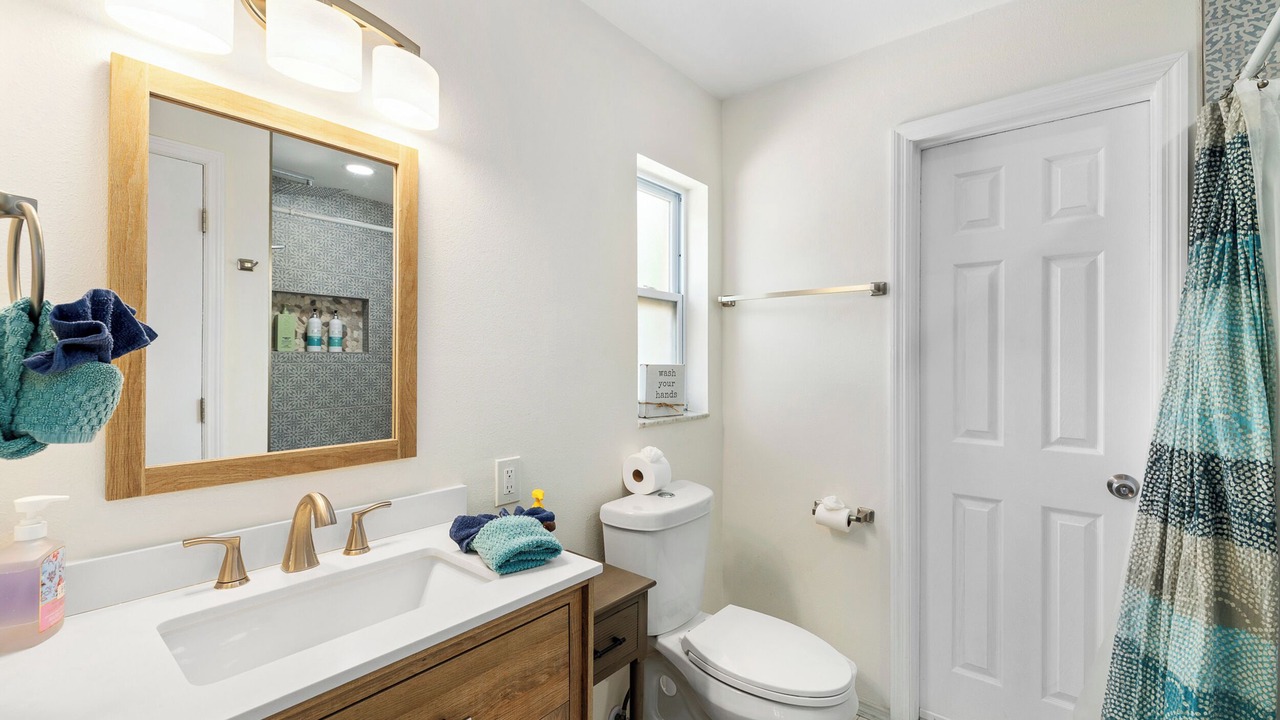 Photo of Bathroom in Largo