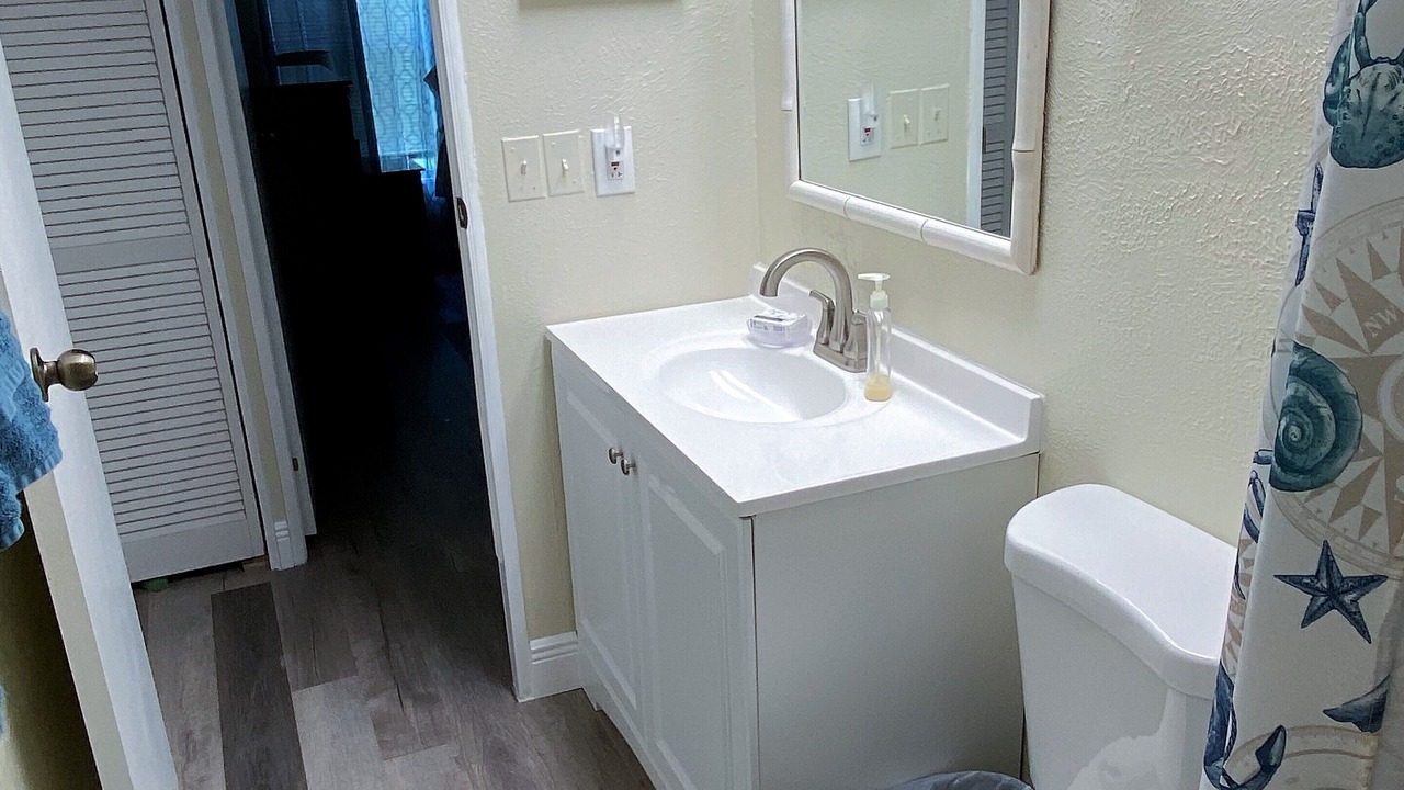 Photo of Bathroom in Jacarandas