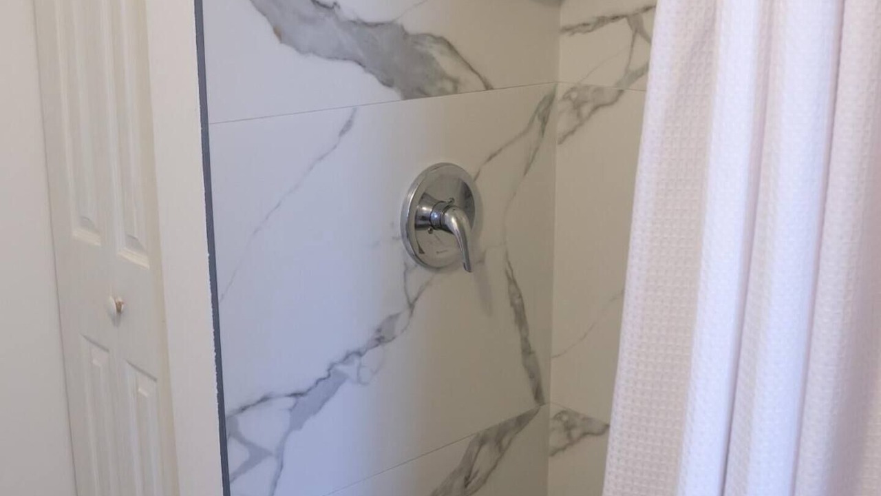 Photo of Bathroom in Carver City - Lincoln Gardens