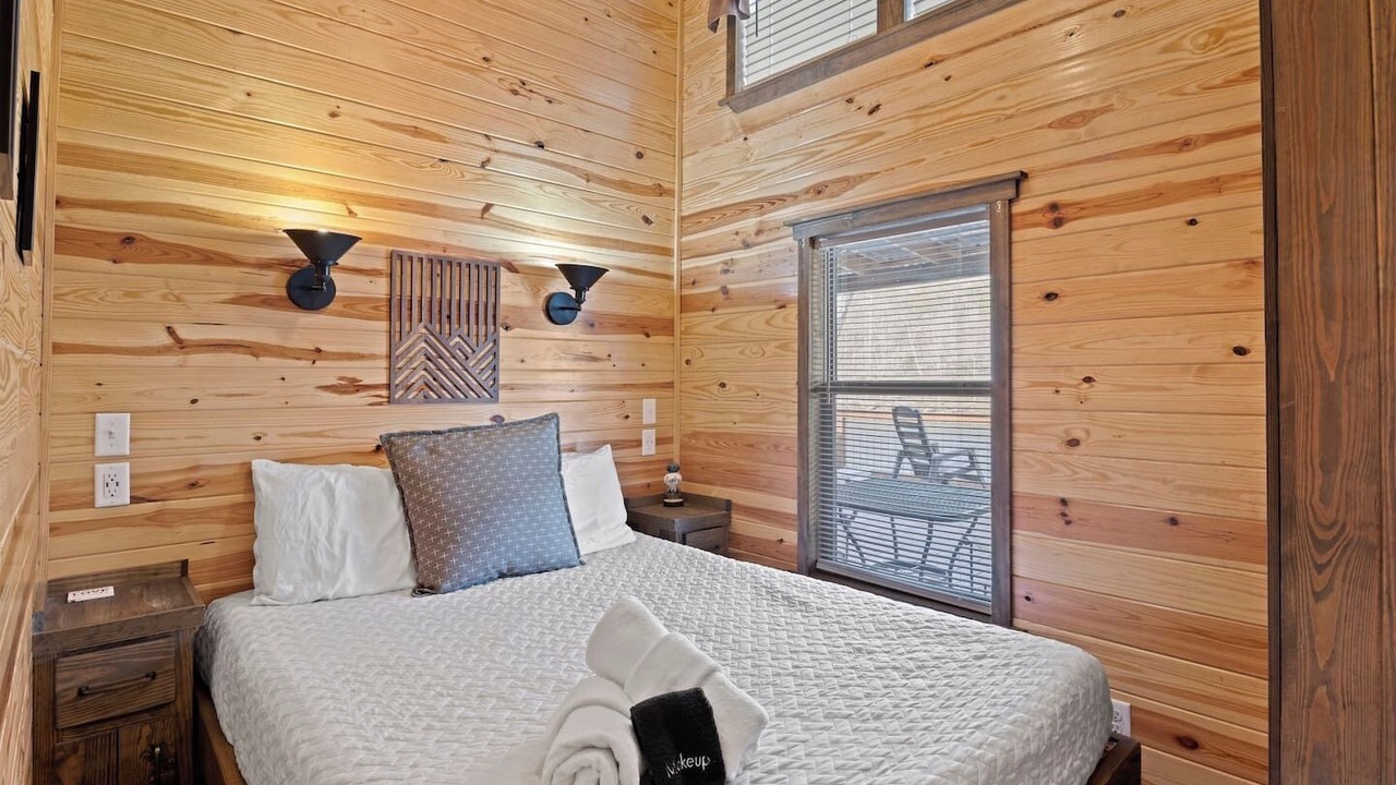 Photo of Bedroom in Dillsboro