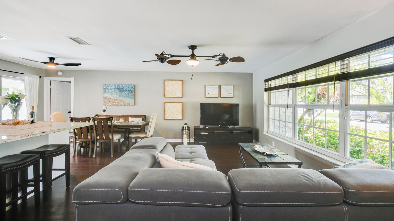 Photo of Livingroom in Singer Island