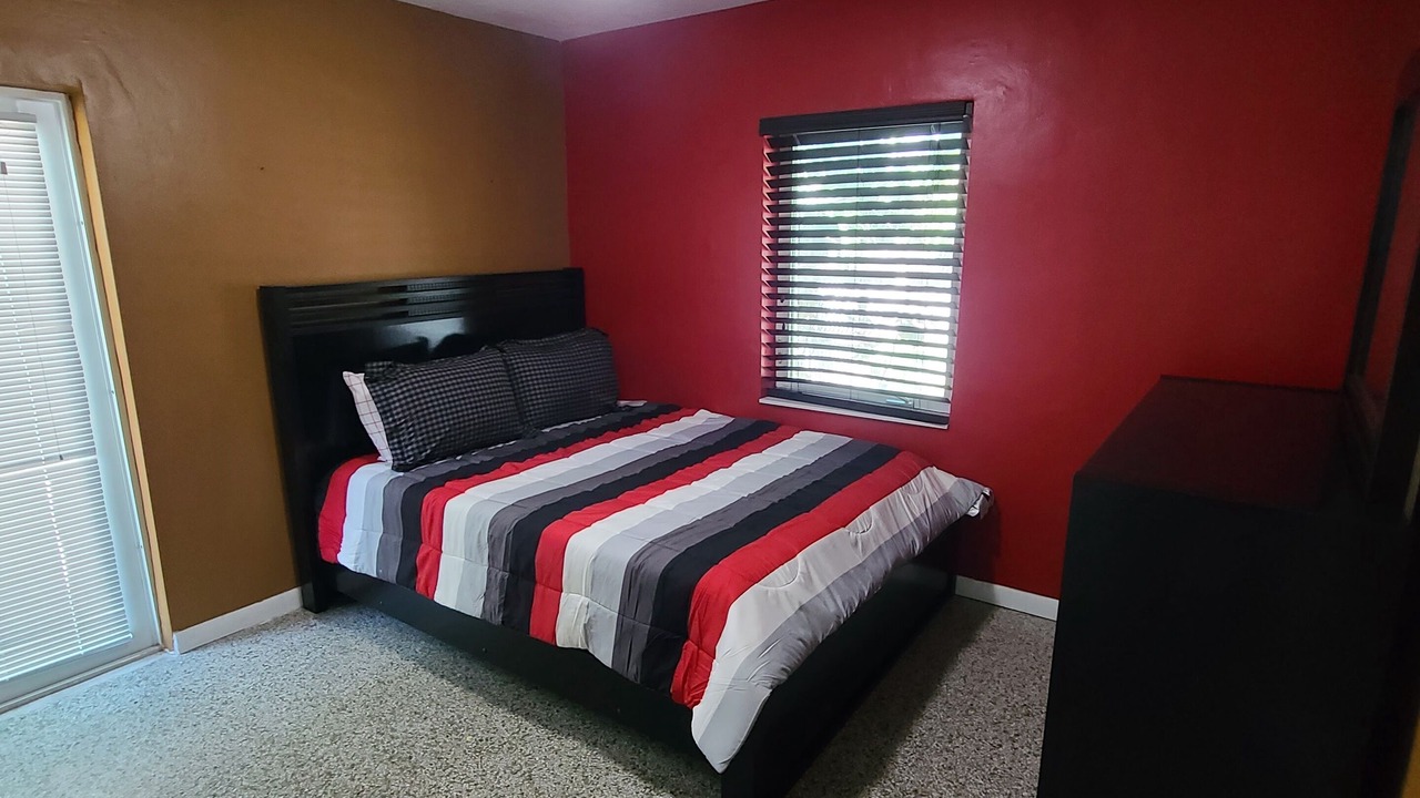 Photo of Outdoor in Poinsettia Heights