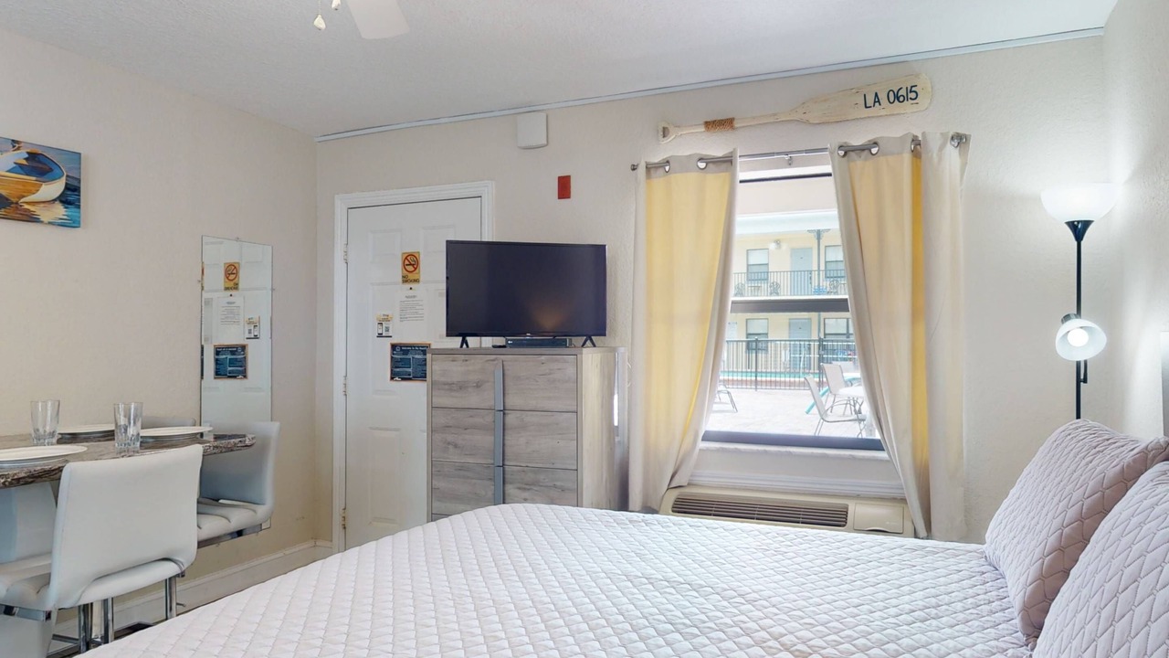 Photo of Bedroom in Redington Beach