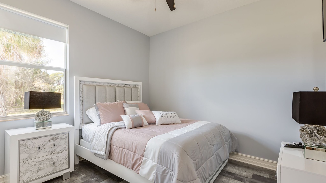 Photo of Bedroom in Oakland Hills