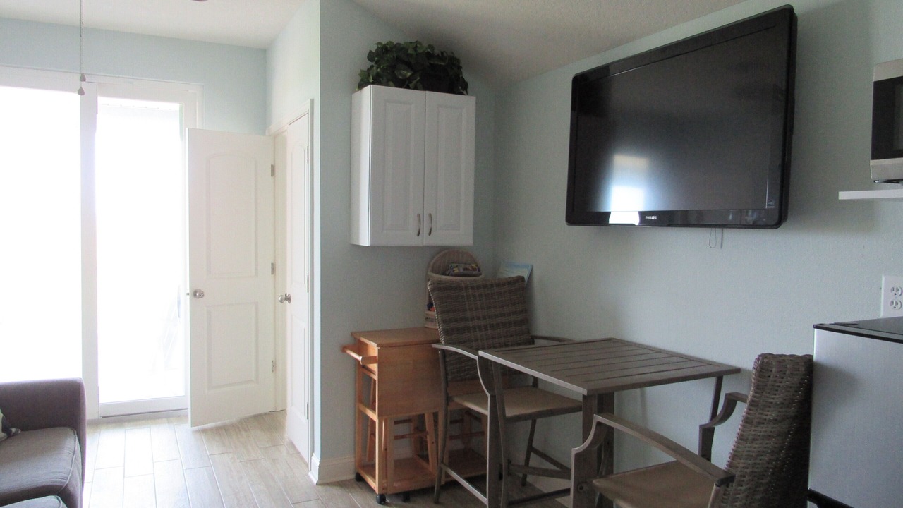 Photo of Livingroom in Ormond Beach Plaza